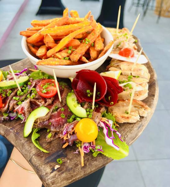 Les Jeudis Soirée Rooftop au MS Club Marseille: Vue Panoramique, DJ, Tapas Méditerranéennes